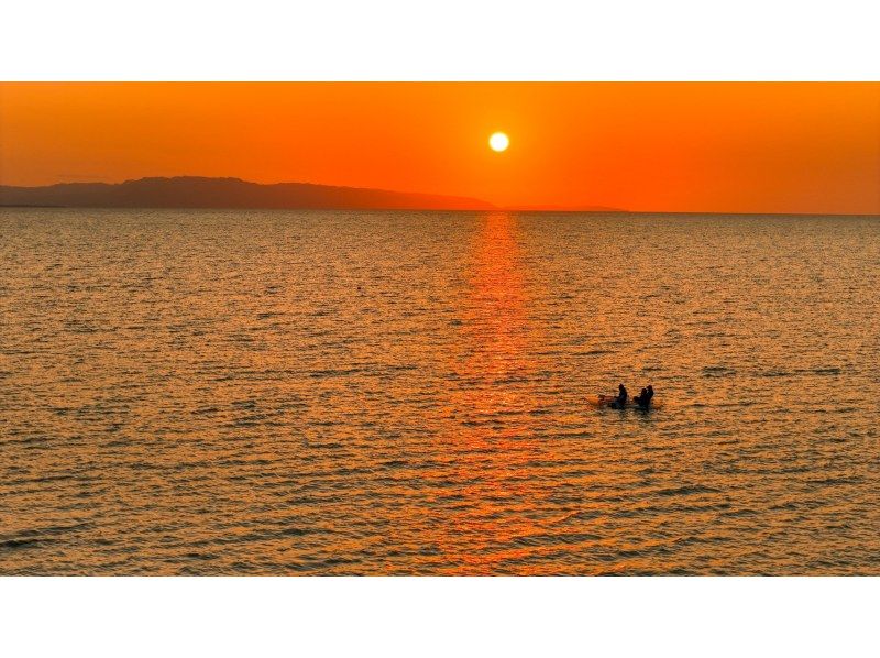 【石垣島/夕方】当日予約OK！絶景スポットでサンセットクリアSUP！ドローン撮影、写真データ、送迎無料！未就学児無料♪年齢問わず参加可能！の紹介画像