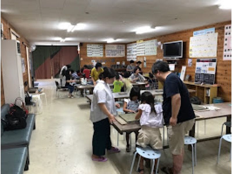 【兵庫縣南淡路市】我們將使用淡路島的真正瓷磚黏土製作一款名為「水滴清爽的Sutori君」的瓷磚杯墊。の紹介画像