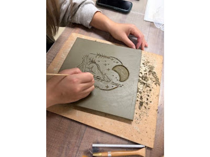 【兵庫縣南淡路市】我們將使用真正的淡路島瓷磚黏土製作淡路瓷磚銘牌和歡迎牌。の紹介画像