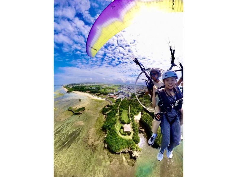 【沖縄・中城村/読谷村/海中道路】モーターパラグライダー遊覧体験飛行！(～2026年3月31日まで)のコピーの紹介画像
