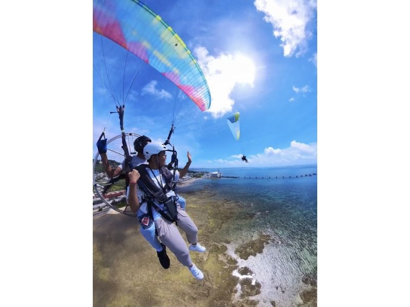 【沖縄・中城村/読谷村/海中道路】モーターパラグライダー遊覧体験飛行！(～2026年3月31日まで)のコピーの紹介画像