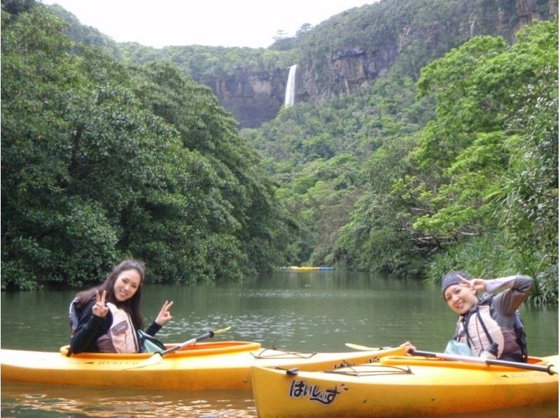 セール実施中【沖縄・西表島】滝つぼで泳げる！ピナイサーラの滝壺カヌー&トレッキングランチ付きツアー！の紹介画像