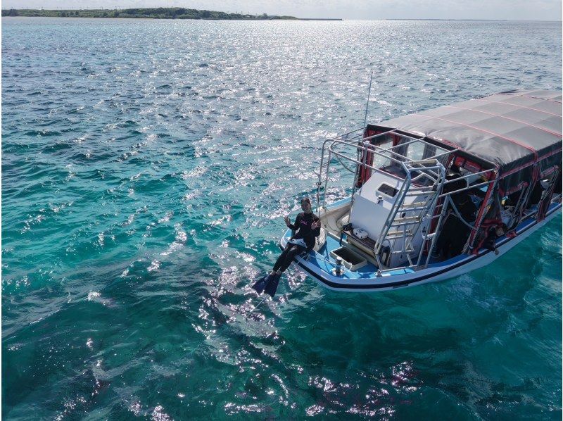 【半日/午後】ボートで行く！幻の島（浜島）上陸！&綺麗な珊瑚礁＋可愛い熱帯魚が見れる1ポイントシュノーケル！ドローン撮影無料サービスの紹介画像