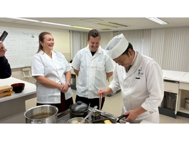 [Kyoto, Shimogyo Ward] Learn from a chef in Miyagawacho, Kyoto and experience authentic Japanese cooking starting with dashiの紹介画像