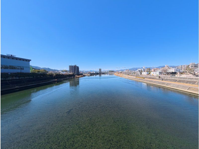 【高知市中心部】龍馬も泳いだ鏡川でSUP体験。ひろめ市場まで徒歩８分、温泉徒歩３分。女子旅にオススメ!!有資格インストラクターで安心。の紹介画像