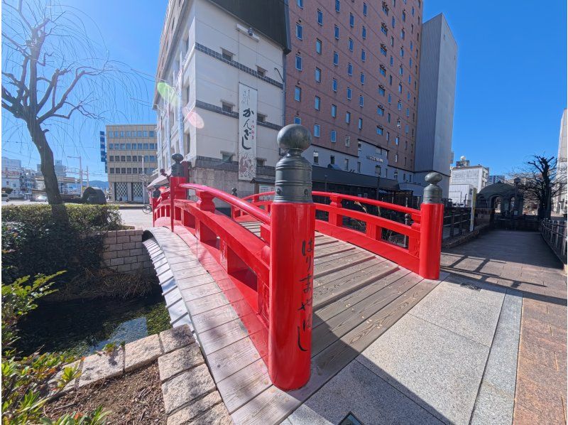 【高知市中心部】龍馬も泳いだ鏡川でSUP体験。ひろめ市場まで徒歩８分、温泉徒歩３分。女子旅にオススメ!!有資格インストラクターで安心。の紹介画像