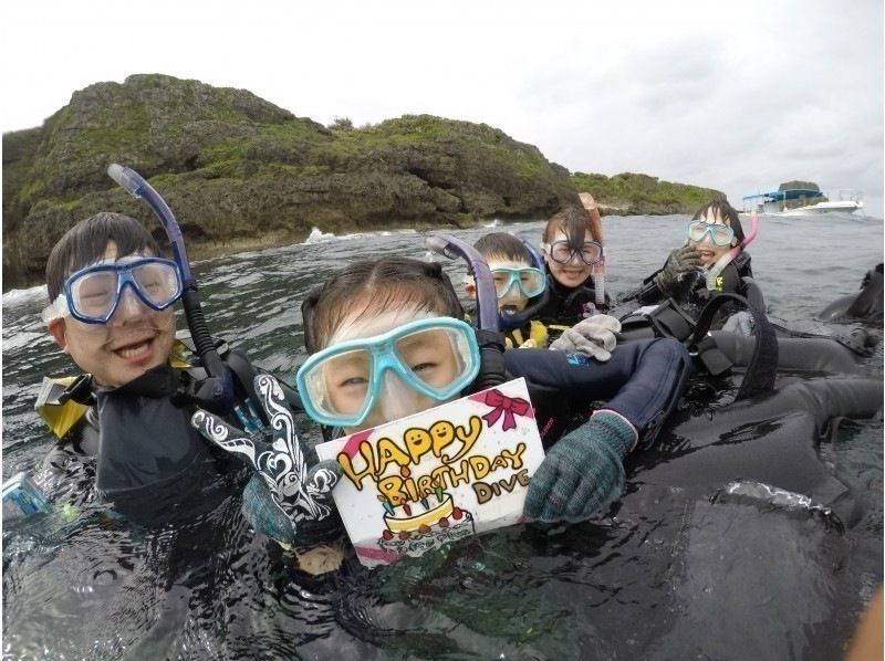 【沖縄/北谷】美ら海シュノーケル◇貸切専属ガイド◇餌あげ無料◇Gopro無料写真動画付き◇初心者歓迎◇最高な沖縄時間をお約束♪の紹介画像