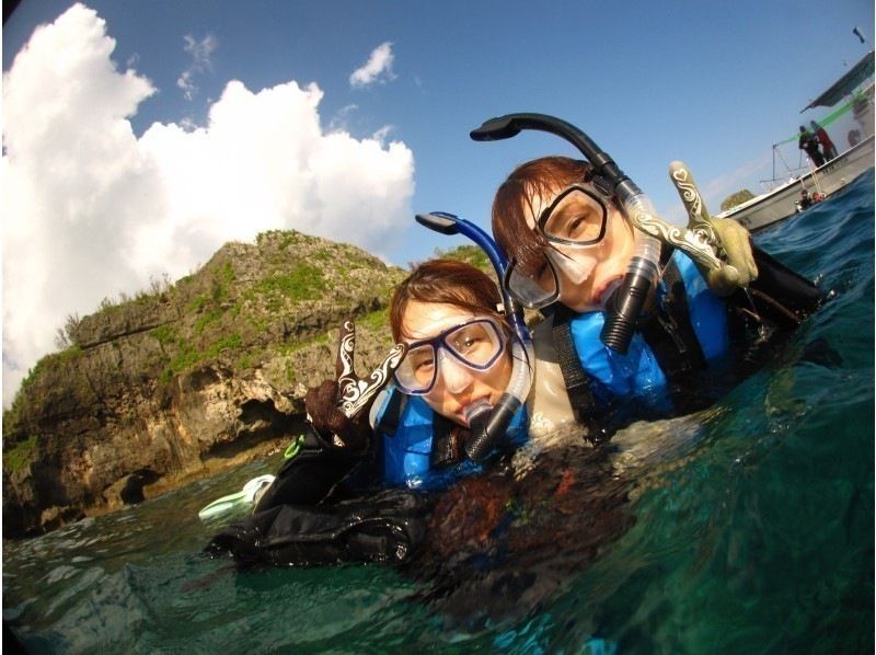 【沖縄/北谷】美ら海シュノーケル◇貸切専属ガイド◇餌あげ無料◇Gopro無料写真動画付き◇初心者歓迎◇最高な沖縄時間をお約束♪の紹介画像