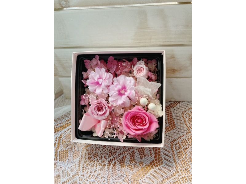 【東京・後楽園】はじめてでも安心　ピンク友禅紙のボックスプリザーブドフラワーアレンジ@文京シビックセンターの紹介画像