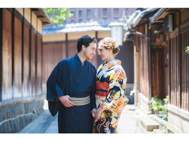 [Kyoto, Gojo] One-day Kyoto sightseeing in kimono or yukata, winter sightseeing, cherry blossom viewing "Mini Higashiyama location photo shoot in couple kimono" Recommended for couplesの紹介画像