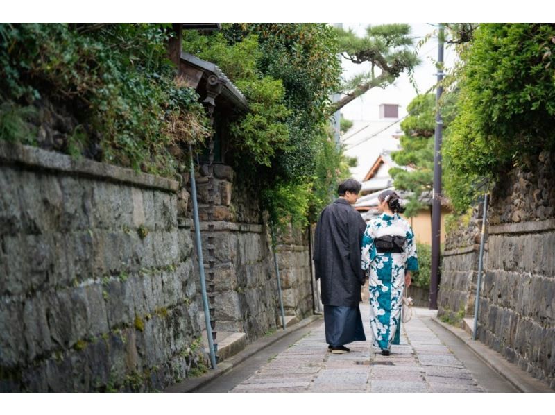 [Kyoto, Gojo] One-day Kyoto sightseeing in kimono or yukata, winter sightseeing, cherry blossom viewing "Mini Higashiyama location photo shoot in couple kimono" Recommended for couplesの紹介画像