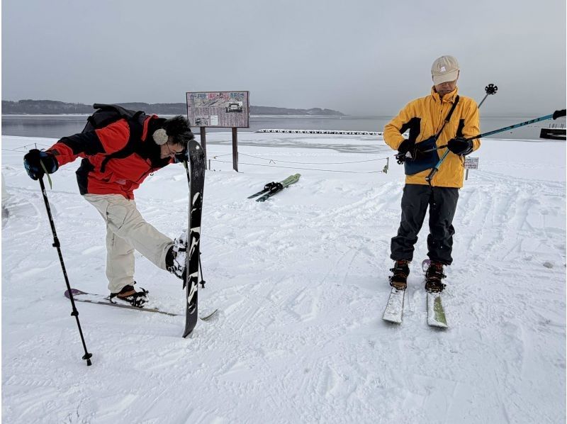 【青森・下北／三沢】東北町小川原湖畔でガイド付きスノーハイク体験！（ガニ汁テイクアウトチケット・温泉入浴券付き）の紹介画像