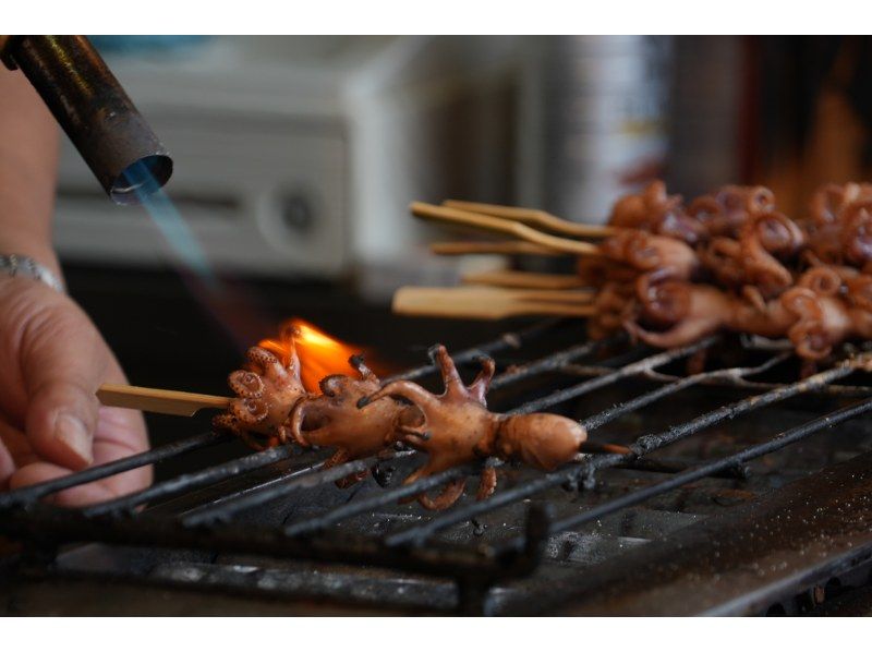 [โตเกียว, ตลาดสึกิจิ] ทัวร์ชมตลาดสึกิจิ (ใช้เวลา 2 นาทีจากทั้งสถานีรถไฟสายฮิบิยะและสายโทเอะโอเอโดะ)の紹介画像