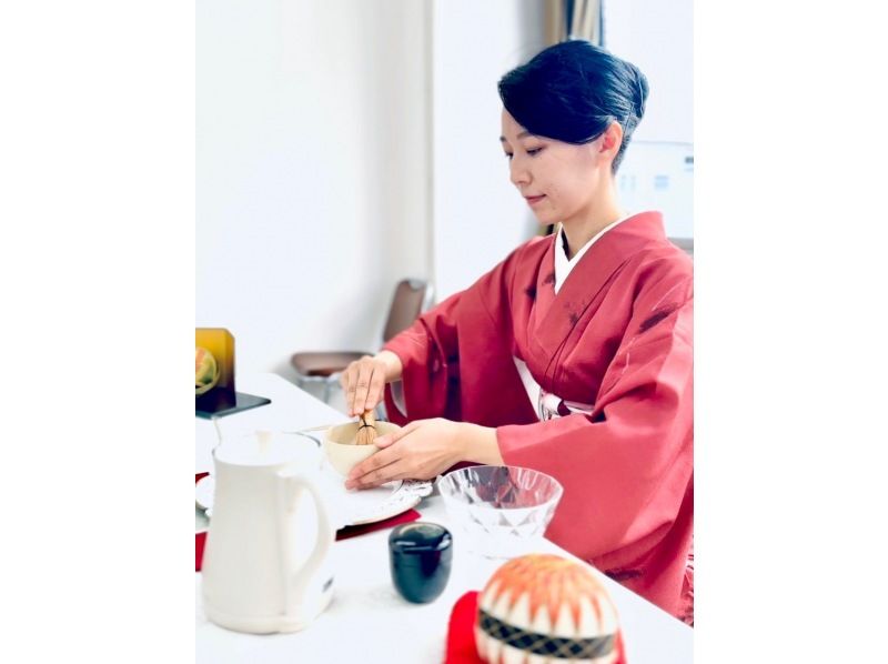 【京都・二条/今出川】本格的な「茶道・書道」体験 ＋ 厳選したヴィンテージ羽織の着衣体験セット（英語対応可能）の紹介画像