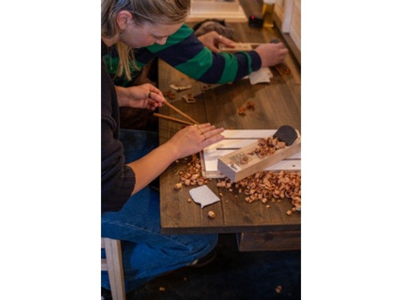 [เกียวโต, กิออน] ประสบการณ์การทำตะเกียบ ~ สำหรับมือใหม่และครอบครัว / ประสบการณ์ผ่อนคลายの紹介画像