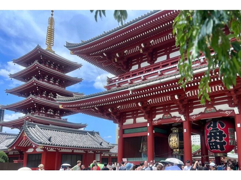【東京・浅草】浅草寺ツアー・カップルや家族や友達とおみくじで運を試して、仏教の習慣と浅草の昔話や歴史を知りましょう！の紹介画像