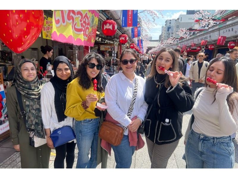 【東京・浅草】浅草寺ツアー・カップルや家族や友達とおみくじで運を試して、仏教の習慣と浅草の昔話や歴史を知りましょう！の紹介画像