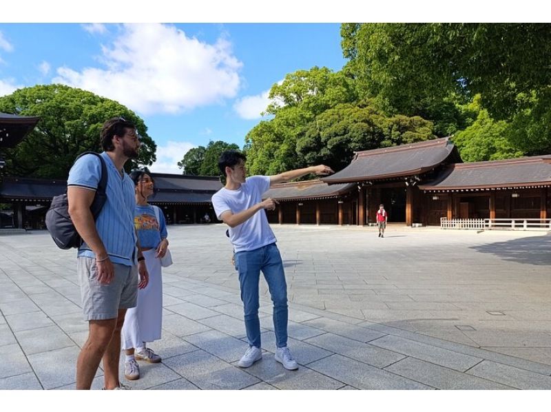 【東京・原宿】明治神宮のツアー！都会から休憩をとって自然に囲まれてゆっくりと歩きましょう！（原宿駅から1分）の紹介画像