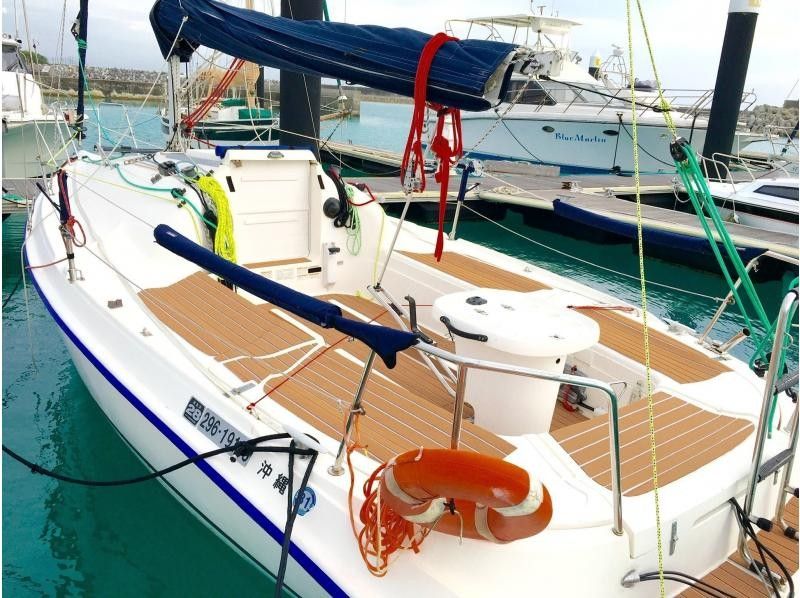 [Okinawa, Itoman] Fully Chartered Yacht Sailing Cruise for 2-4 People at Affordable Prices! Sunset Plan (English Version)の紹介画像