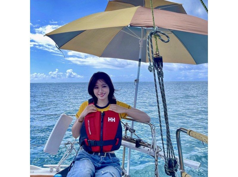 [Okinawa, Itoman] Fully Chartered Yacht Sailing Cruise for 2-4 People at Affordable Prices! Sunset Plan (English Version)の紹介画像