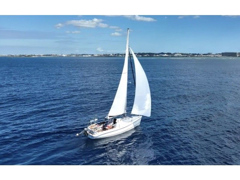 [Okinawa, Itoman] Affordable Yacht Sailing Cruise for 1 person ★ Sunset Plan (English version)の紹介画像