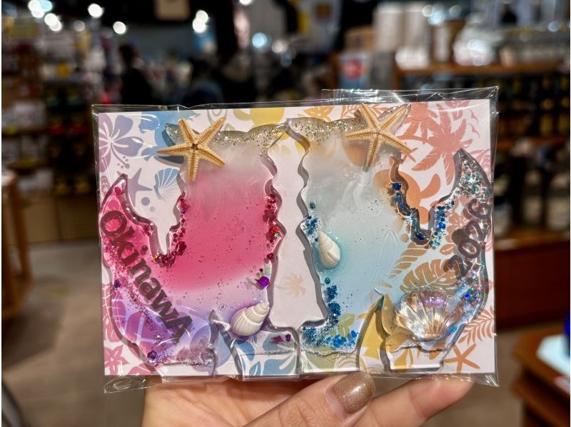 【沖繩，萬座岬】製作屬於你自己的原創閃亮樹脂「大石獅子」！用你最喜歡的部分和閃粉，打造獨一無二的旅行紀念品。の紹介画像