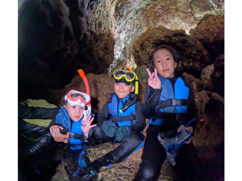 ☆2月オープン　先着順　期間限定特別割引実施中☆沖縄・青の洞窟☆シュノーケリングツアーの紹介画像