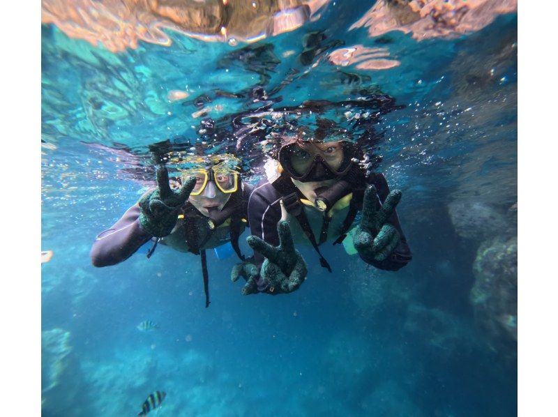 ☆2月オープン　期間限定50％割引実施中☆沖縄・青の洞窟☆シュノーケリングツアー☆オプション代全て含むの紹介画像