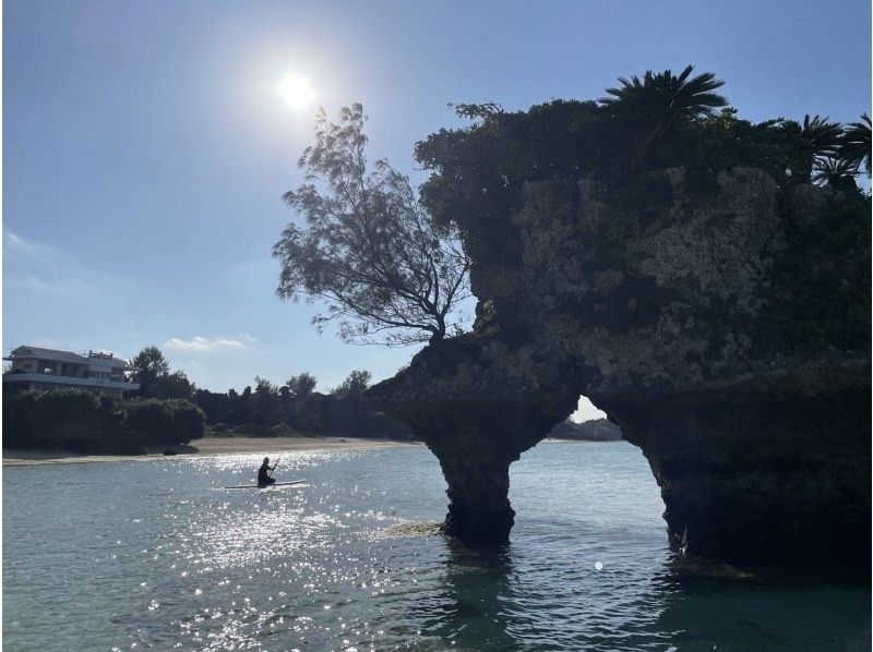 【沖縄　今帰仁村・本部】クリアカヤック　まるで海の上を空中散歩しているかのような気分が味わえます。＊Insta360で撮影無料！の紹介画像