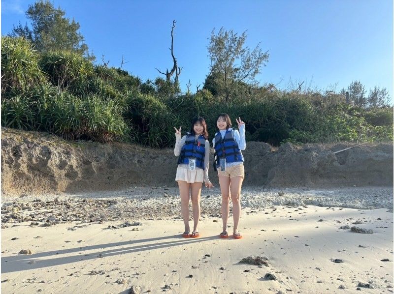 【沖縄・今帰仁村】クリアサップ・クリアカヤック&hellip;天然の水族館を味わえる。泳ぐのが苦手な方も大丈夫！シュノーケル&hellip;近くで鮮やかな竜宮城を体験！の紹介画像