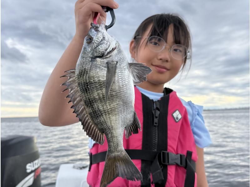 [Chiba, Funabashi] Hands-free fishing in the sea of ​​Funabashi / 2-hour sea fishing course (private charter available)の紹介画像