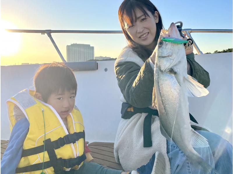 [Chiba, Funabashi] Hands-free fishing in the sea of ​​Funabashi / 2-hour sea fishing course (private charter available)の紹介画像