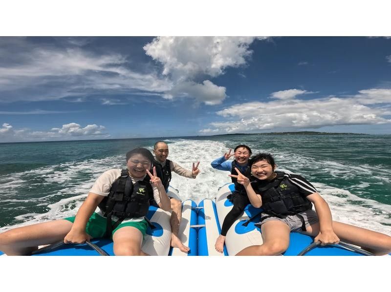 [จังหวัดโอกินาวา เมืองโมโตบุ] โปรโมชั่นพิเศษ "ส่วนลดนักเรียน" ช่วงเวลาจำกัด! สวยงามดุจดั่งนางฟ้าในท้องทะเลใส! สร้างความทรงจำที่ดีที่สุด! สนุกสุดเหวี่ยงไปกับการเล่น SUP ในทะเลใส และกีฬาทางน้ำ 3 ประเภท!の紹介画像