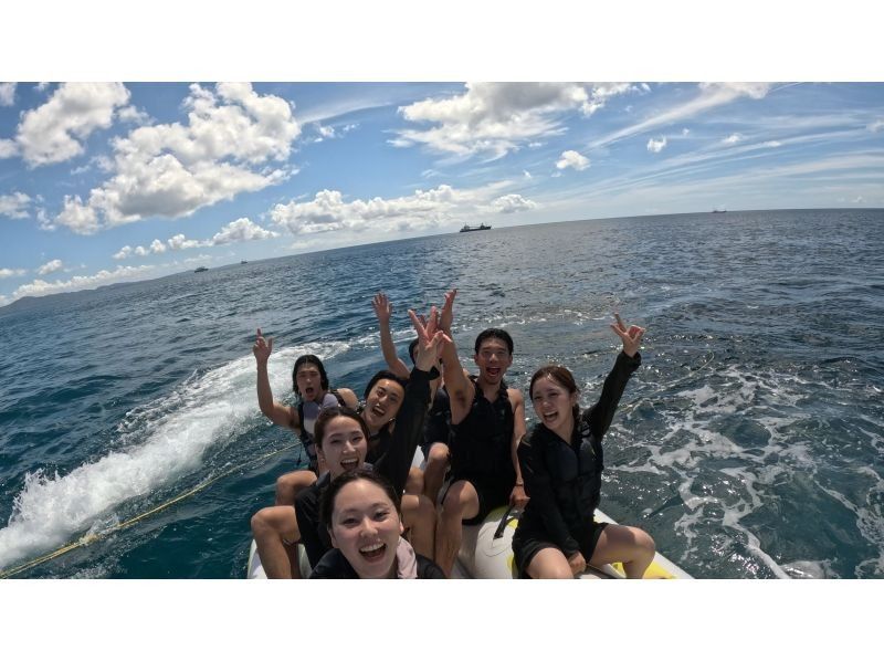 [จังหวัดโอกินาวา เมืองโมโตบุ] โปรโมชั่นพิเศษ "ส่วนลดนักเรียน" ช่วงเวลาจำกัด! สวยงามดุจดั่งนางฟ้าในท้องทะเลใส! สร้างความทรงจำที่ดีที่สุด! สนุกสุดเหวี่ยงไปกับการเล่น SUP ในทะเลใส และกีฬาทางน้ำ 3 ประเภท!の紹介画像