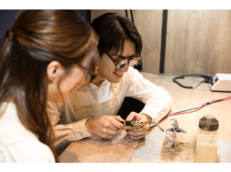 【札幌大通】手作婚戒體驗 | 婚禮當天即可帶回家！在裝飾著投影映射的夢幻工作室中，享受電影般的拍攝體驗。提供2年保固。の紹介画像