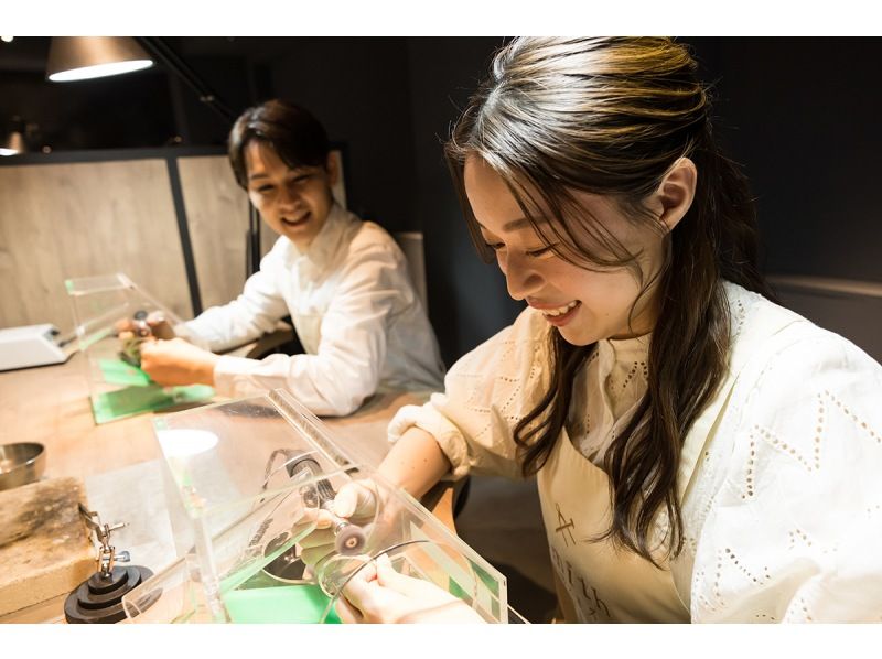 【札幌大通】手作婚戒體驗 | 婚禮當天即可帶回家！在裝飾著投影映射的夢幻工作室中，享受電影般的拍攝體驗。提供2年保固。の紹介画像