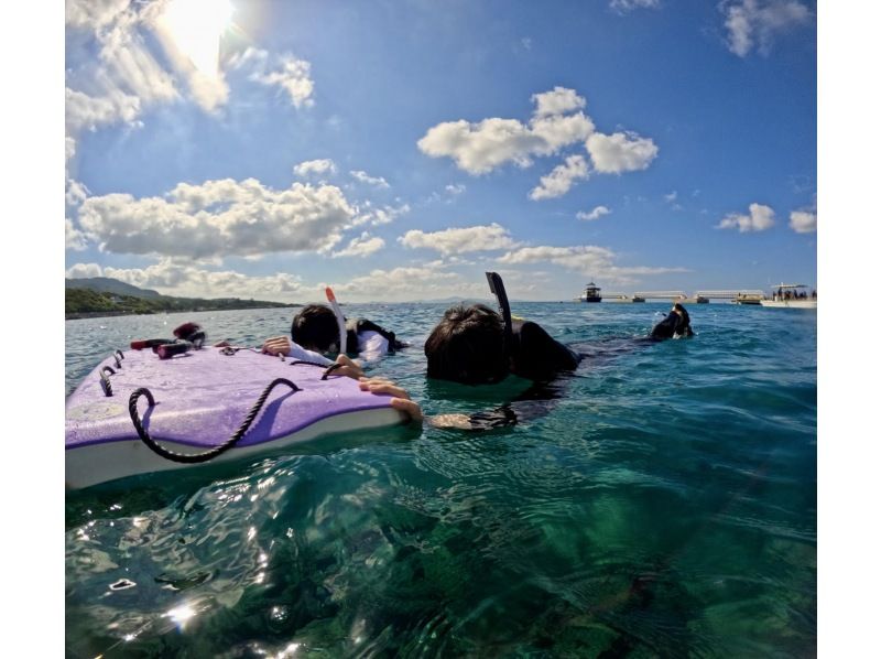 【沖縄北部・本部町】２時間でさくっと！ビーチシュノーケリング 初心者歓迎・少人数制 サンゴ礁・熱帯魚の海を満喫 写真データサービスの紹介画像