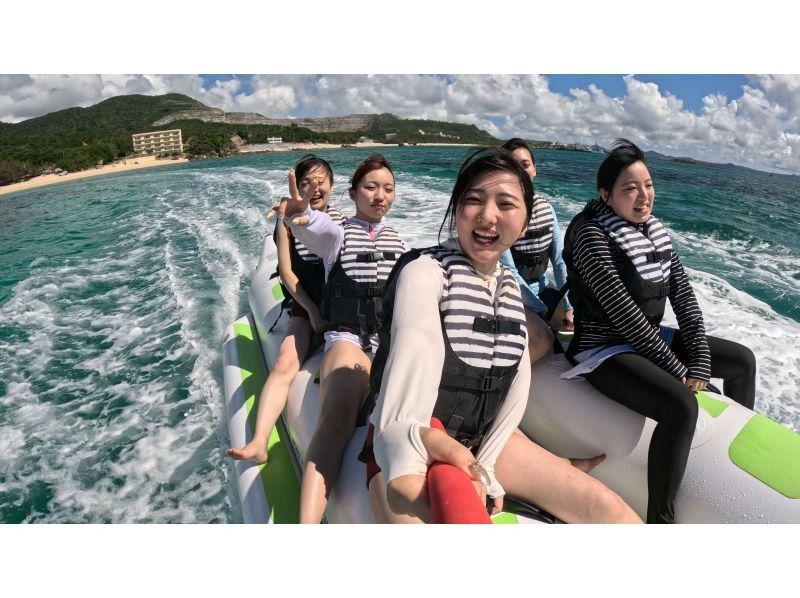 【沖繩北部】《三種水上活動，包括香蕉船和彈珠船》の紹介画像