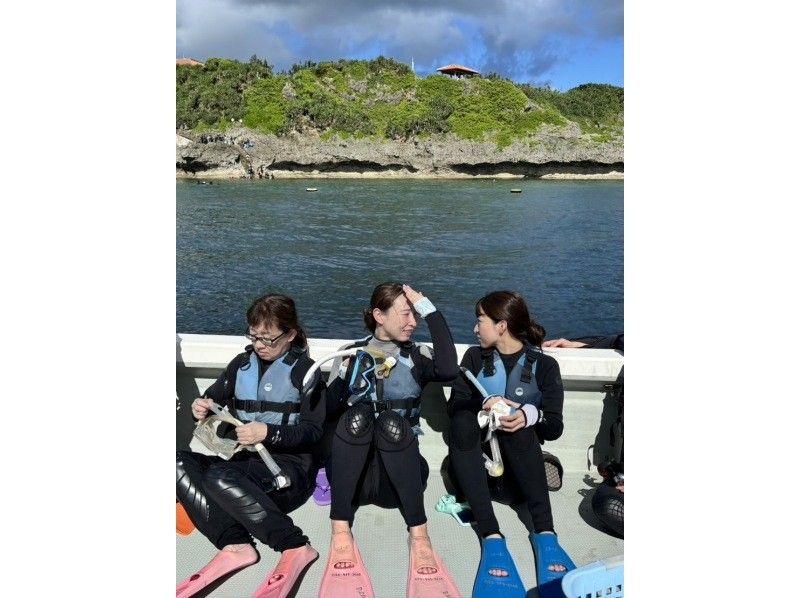 Okinawa Blue Cave Snorkeling [Free GoPro Photos and Videos] Boat Entry | All-inclusive, Lowest Price! Wetsuit and Equipment Rental Included. Beginners Welcome!の紹介画像