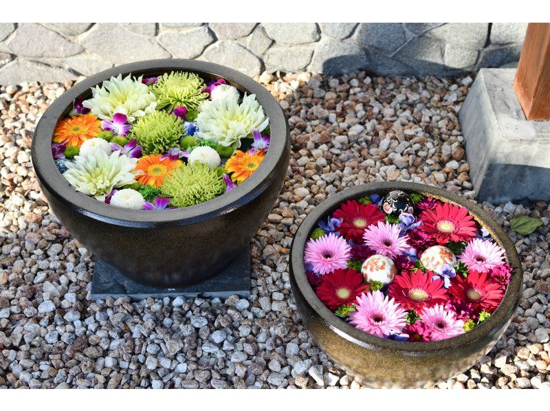 【埼玉・行田】 [体験英語ガイドプラン] 忍城で花手水づくり体験！お好みの花を選んで作成可能の紹介画像