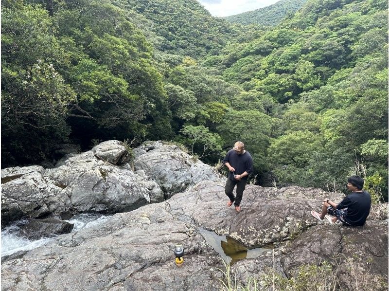 【奄美大島　半日プラン】奄美の大自然マングローブのカヌー体験と源流の滝をトレッキング半日ツアー(4時間半)の紹介画像
