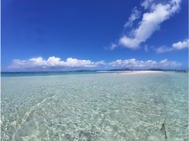 船で行く幻の島上陸＆ウミガメシュノーケリング【半日3時間コース！ウミガメに会える！写真データ無料☆送迎無料☆秘境の島で感動体験！】の紹介画像