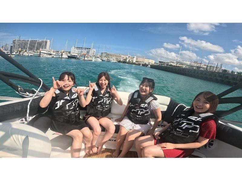 【6歳～OK／ボートでしか行けない！熱帯魚＆サンゴ礁シュノーケル】船上撮影サービス付き／カメラ持込OK♪の紹介画像