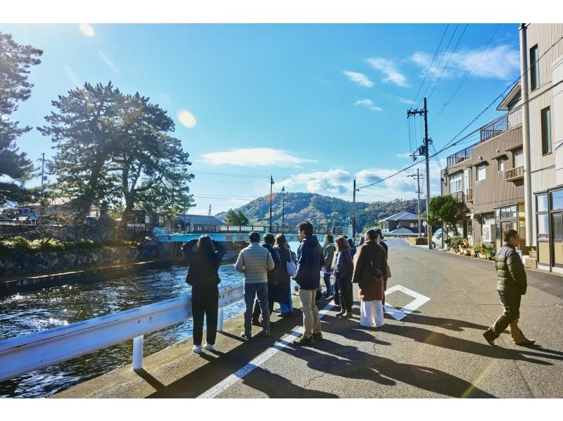 【福井・若狭美浜】海と湖の境界を歩く探訪ツアー～早瀬の路地に息づく漁村の記憶と、酒蔵を育む仕込み水の物語～の紹介画像