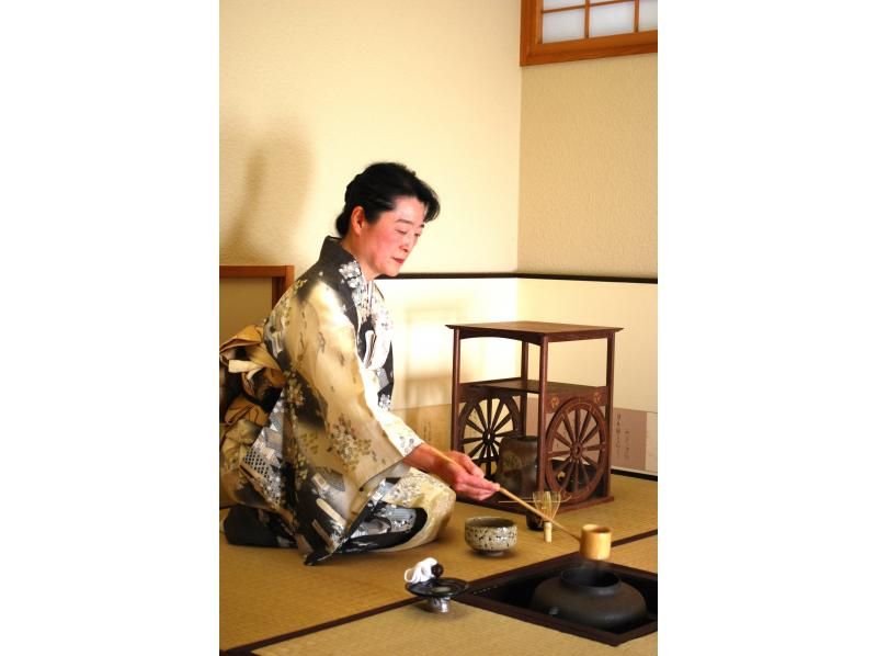 【山梨・小淵沢】着物を着て 本格茶道体験コース （着物レンタル）の紹介画像