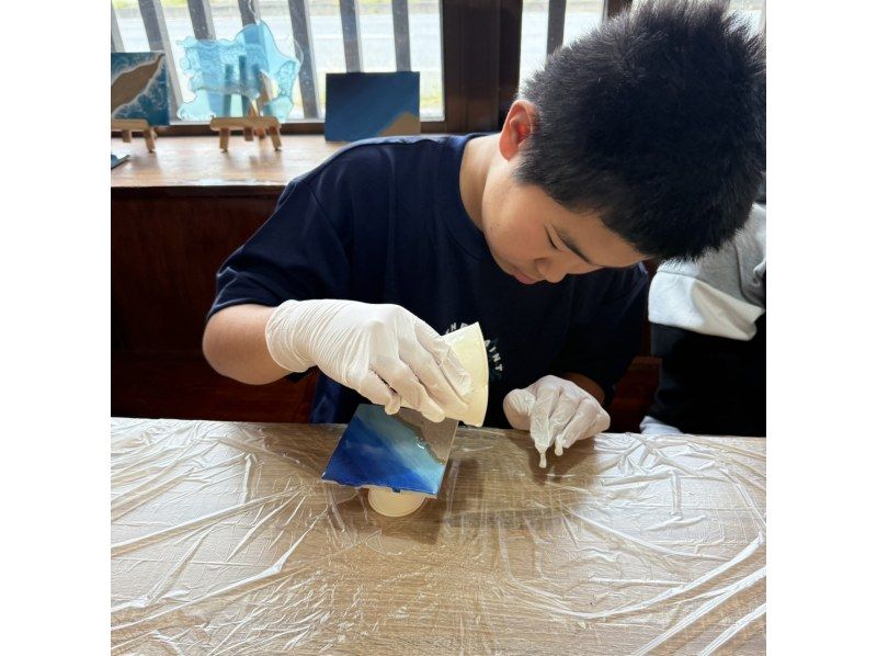 【宮古島・当日予約OK】空港5分！雨の日OK｜送料無料！守り神『シーサー(大)』を海色に彩る本格レジンアート体験！　※ペアでなく、1体ですの紹介画像