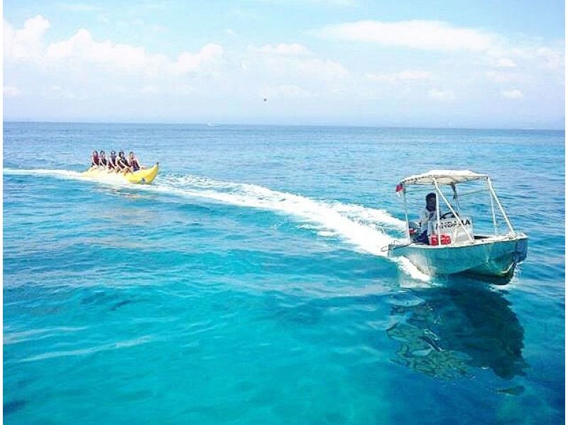 【宮古島】〈バナナボートクルージング〉スリル満点！宮古の海を満喫！【写真データ/直前予約OK！の紹介画像