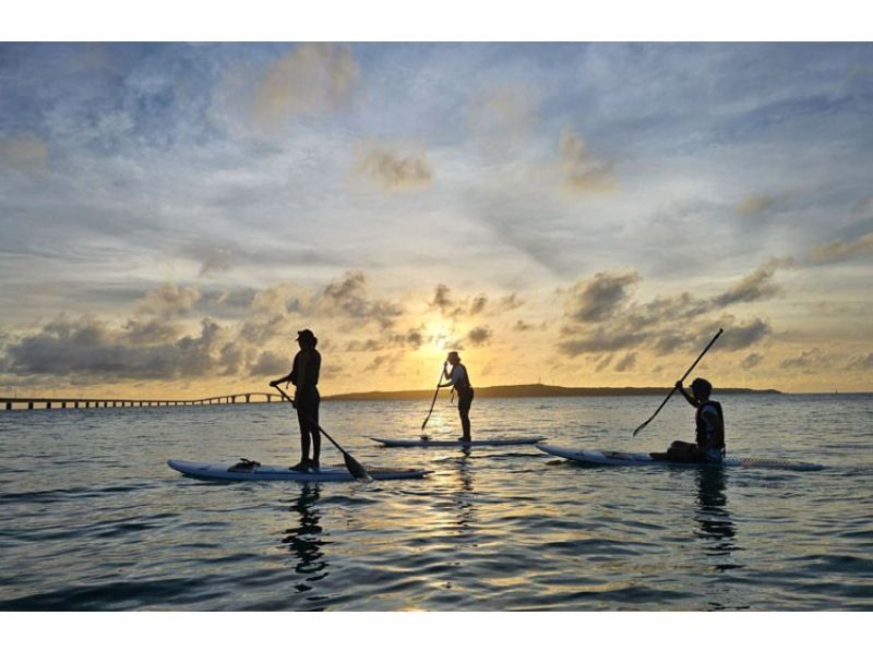  【宮古島】〈サンセットSUPクルーズ〉宮古No.1【写真データ/レンタル無料】直前予約OK！の紹介画像