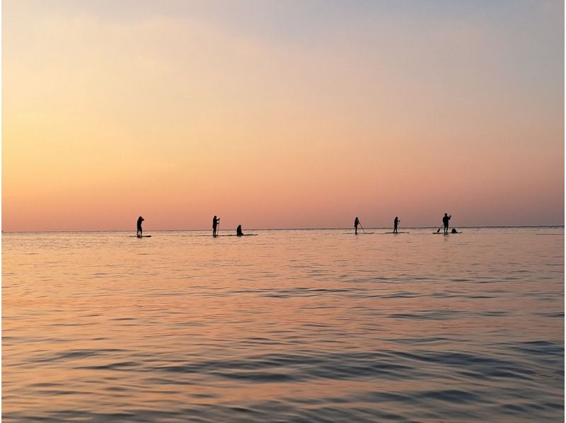  【宮古島】〈サンセットSUPクルーズ〉宮古No.1【写真データ/レンタル無料】直前予約OK！ヒルトン宮古島プール・ランチブッフェ割引券付の紹介画像