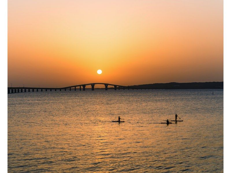 【宮古島】〈体験SUP〉伊良部大橋をくぐろう！【写真データ/備品レンタル無料】直前予約OK！ヒルトン宮古島プール・ランチブッフェ割引券付の紹介画像